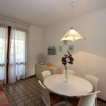 Bright House With Garden Near To The - Beahost 比比翁