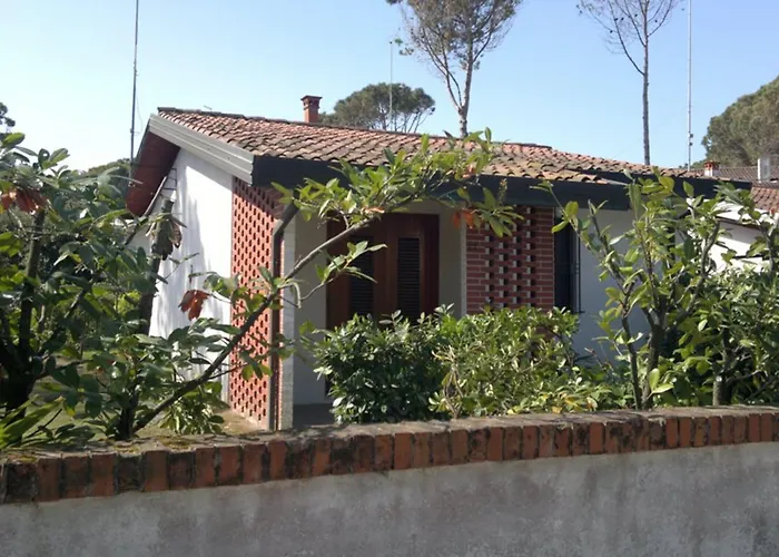Bright House With Garden Near To The - Beahost Бибионе